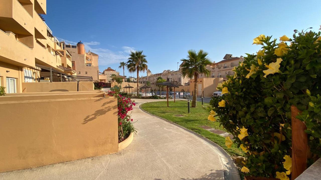 Studio "Mosaico" With Parking, Air Conditioner, Pool, Fibre Optic 600Mb Included Tarifa Luaran gambar